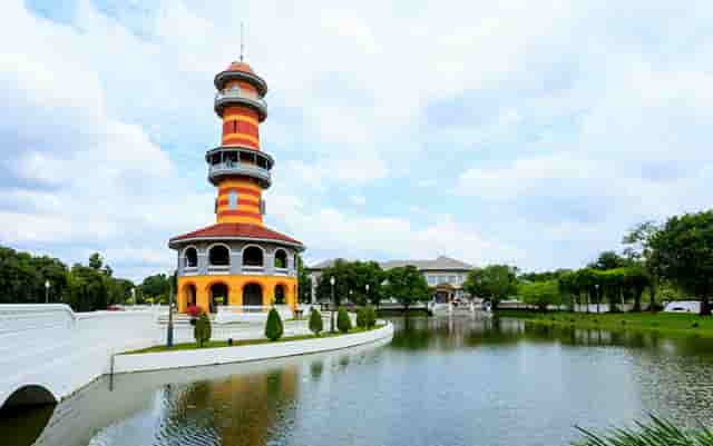 时尚男装西服搭配技巧(黑色西服怎么搭配时尚)