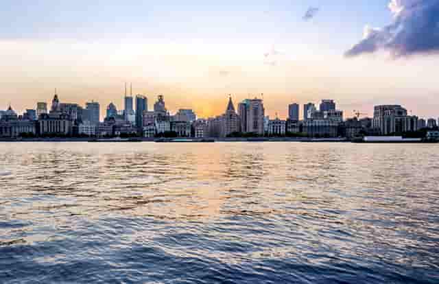 时尚男穿着搭配技巧(服装穿着与搭配技巧)