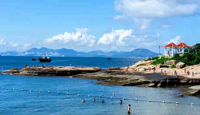 秋冬毛衣穿搭技巧时尚又保暖