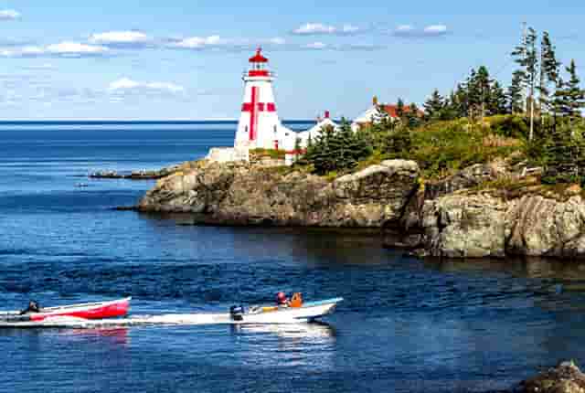 大衣时尚穿搭技巧(大衣如何穿搭时尚)